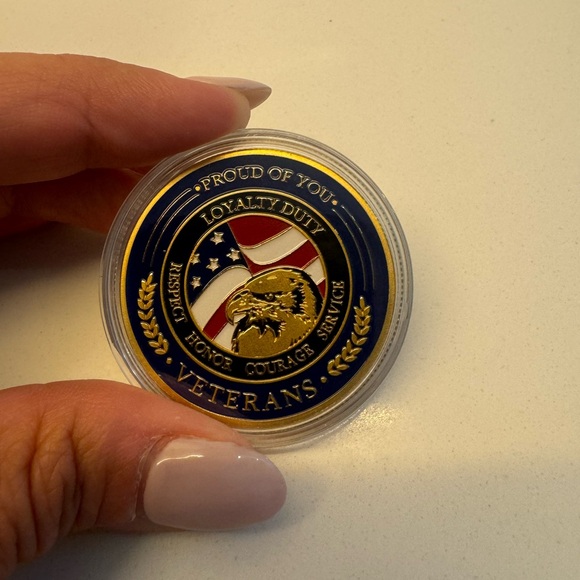 Veteran Challenge Coin Collectible - Picture 4 of 5